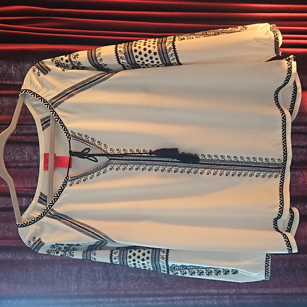 V Christina Size L Blouse